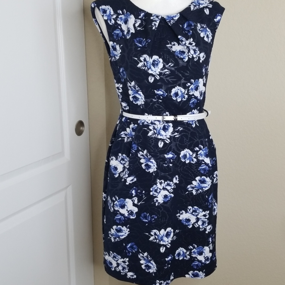 Lulu e. Bebe sleeveless floral print dress | Large